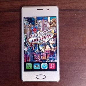 NWT Las Vegas Souvenir Smartphone Magnet - BLUE WHEEL 1.75 x3.5 inches